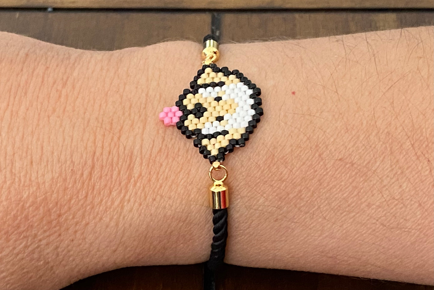 Miyuki dog design beaded bracelet. Adjustable bracelet for dog lovers.