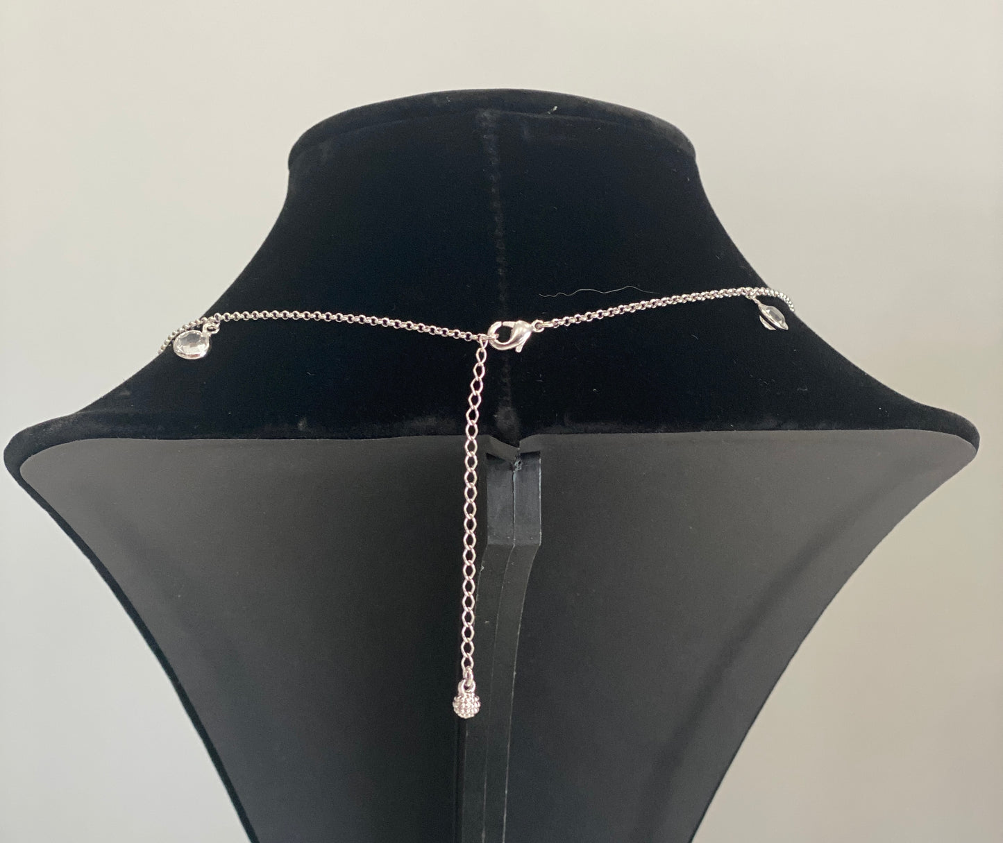 Elegant 18" Rhodium-Plated Necklace with Sparkling Crystal Accents